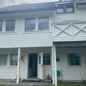 https://casa-la-renate.hotelsinbergen.net